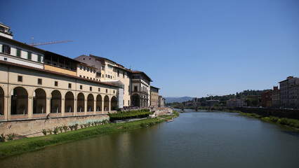 Fototapeta na wymiar Río Arno, Florencia, Italia
