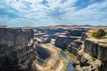 Palouse canyon with river 