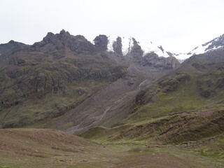 [Peru] Beautiful mountain view from the trail (Vinicunca mountain (Rainbow Mountain))