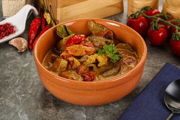 Yellow THai curry with beef