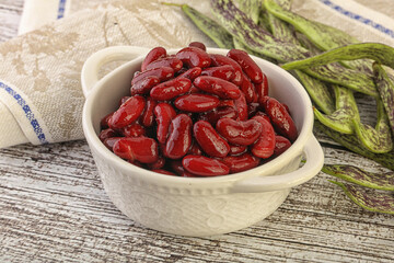 Baked red canned bean in the bowl