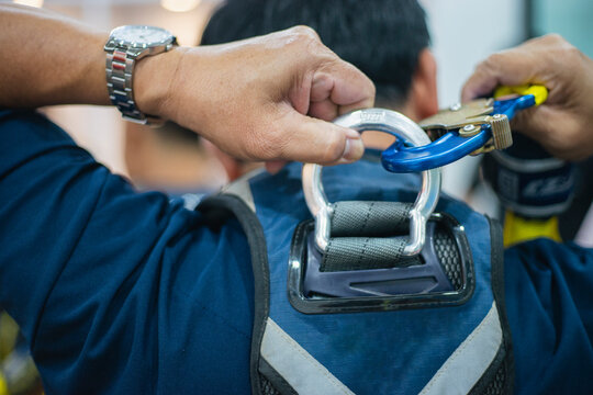 Industrial safety harness equipment with reflection