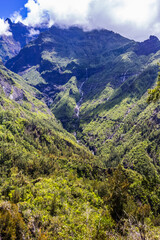 Fototapeta premium montagnes et canyons de Cilaos, Ile de la Réunion 