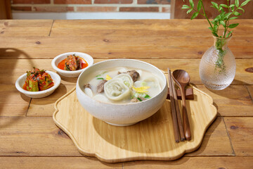 Rice cake and dumpling soup