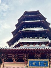Fototapeta premium beautiful chinese temple architecture with blue sky