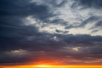 Fototapeta na wymiar Textur Himmel Sonnenuntergang