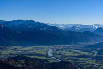 Blick im Herbst ins Inntal vom Kranzhorn