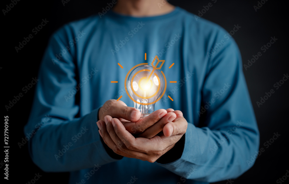Aufkleber target objective with idea creative light bulb. planning development leadership and customer target 