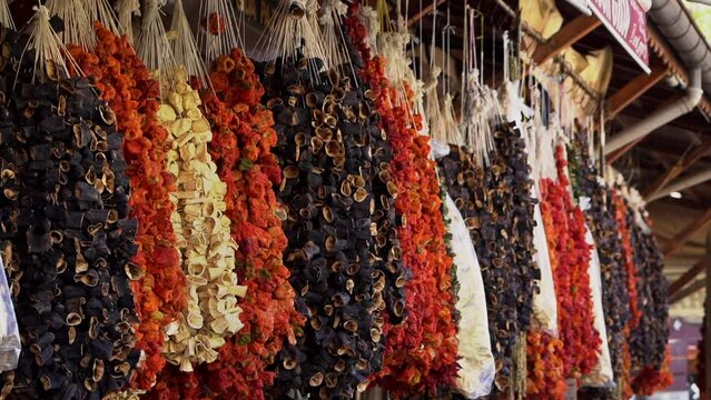 Vegetables are strung on ropes and dried under the sun in summer. Dried vegetables are a good option for cooking in winter.
