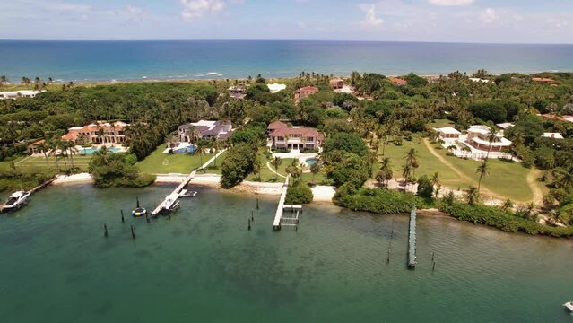 Aerial Video of The Intracoastal (ICW) Waterway and Jupiter Island Homes