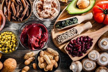 Composition with food products rich in niacin