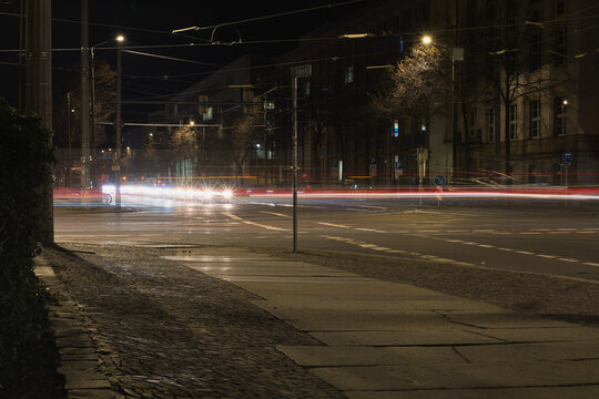 Kreuzung Karl Liebknecht Straße, Richard Lehmann Straße in der Nacht, Leipzig, Sachsen, Deutschland