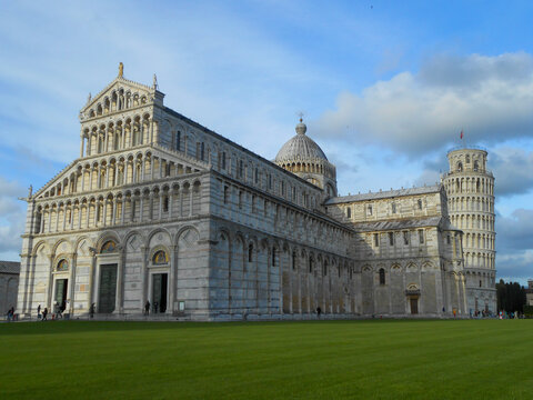 Piazza Dei Miracoli City an Leaning Pisa Tower