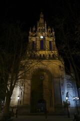 Fototapeta na wymiar Basilica in Bilbao at night