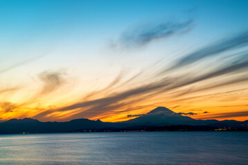 Naklejka na ściany i meble 江の島から眺める富士山と海と空の夕景（神奈川県藤沢市）