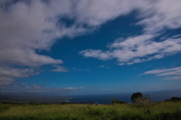 Naklejka na ściany i meble clouds in the sky in hawaii