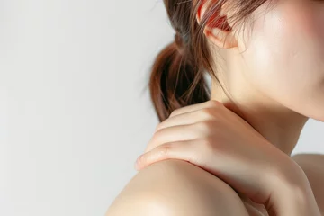 Foto op Canvas 肩こりや首の痛みに悩む日本人（首が痛い・疲労・デスクワーク・スマホ首） © Maki_Japan