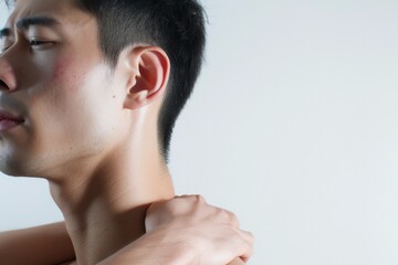 肩こりや首の痛みに悩む日本人（首が痛い・疲労・デスクワーク・スマホ首）
