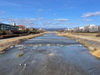 冬の京都を流れる鴨川