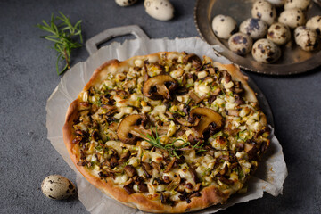Pie with mushrooms and quail eggs