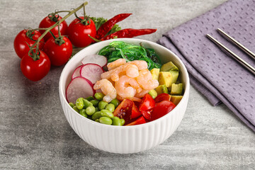 Hawaian cuisine - Poke with cocktail shrimps