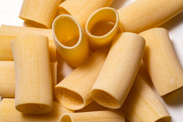 Paccheri, tradizionale formato di pasta italiana 