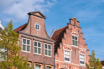 Welcome to Holland in the heart of Amsterdam, with its architecture and its atypical gabled houses, the legacy of the golden age of the city, known for its artistic heritage