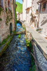 Rasiglia in provincia di Perugia comune di Foligno. Il paese attraversato dal fiume Menotre.