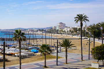 Naklejka premium Passeig Maritim de Sitges, Sitges coastal promenade in Spain 