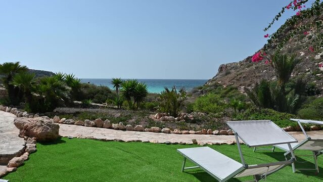spiaggia dell'Isola dei Conigli a Lampedusa