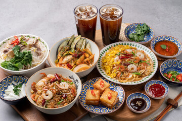 Beef, rice noodles, side dishes, drinks, menbosa, Thai food, fried rice, Vietnamese food, kaopat, pad thai, Heo Hyang ganji