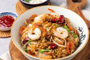 Beef, rice noodles, side dishes, drinks, menbosa, Thai food, fried rice, Vietnamese food, kaopat, pad thai, Heo Hyang ganji