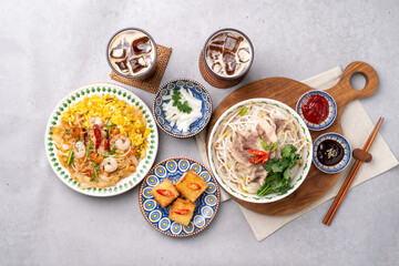 Beef, rice noodles, side dishes, drinks, menbosa, Thai food, fried rice, Vietnamese food, kaopat, pad thai, Heo Hyang ganji