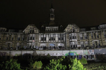 Night in the abandoned sanatorium - obrazy, fototapety, plakaty
