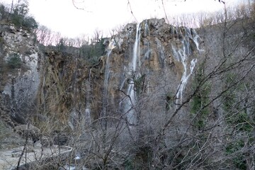 Fototapeta na wymiar plitvice lakes and waterfalls in croatia
