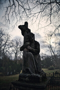 Statue Mourning - Grave -  Graveyard - Scary - Cemetery - Halloween - Mysterious  - Tombstones - Background - Concept - Religion - Spooky - Creepy 