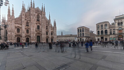 Obraz premium Panorama showing Milan Cathedral and Vittorio Emanuele gallery timelapse.