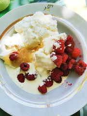 Breakfast Dessert: Cottage Cheese with Raspberries