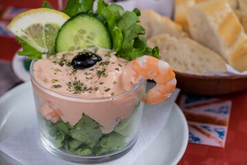 Coctel de gambas con salsa rosa
