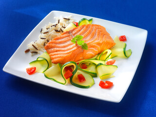 Wildlachs, Tellergericht, Fisch, Lachs, wilder Reis, 