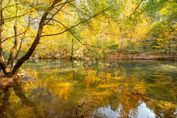 Yazili Canyon ( Yazili Kanyon )  is in the Sutculer, Isparta,with its lakes and the picturesque views of the area, and also the rich variety of flora and fauna.