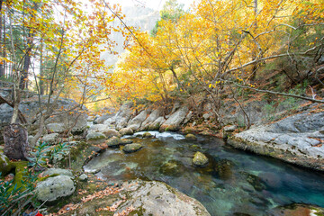Yazili Canyon ( Yazili Kanyon )  is in the Sutculer, Isparta,with its lakes and the picturesque views of the area, and also the rich variety of flora and fauna.