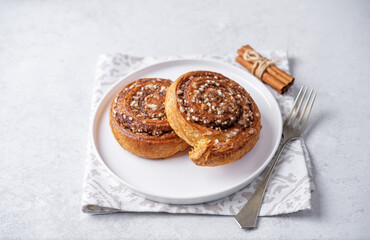 Cinnamon roll buns in a plate