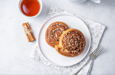 Cinnamon roll buns in a plate