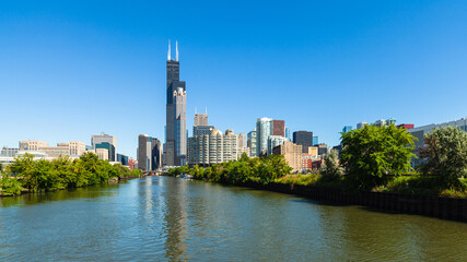 Fototapeta na wymiar Downtown Chicago Skyline along the River