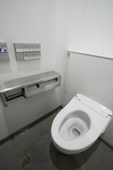 東三丁目公衆トイレ