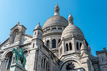 Fototapeta na wymiar Famous iconic Sacred Heart basilica in Paris