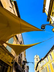 Fototapeten Schiff Street view of old village Arles in France  © ilolab