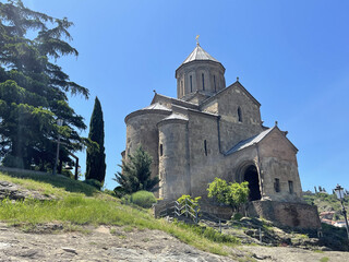 Fototapeta na wymiar The Virgin Mary Assumption Church of Metekhi in Tbilisi