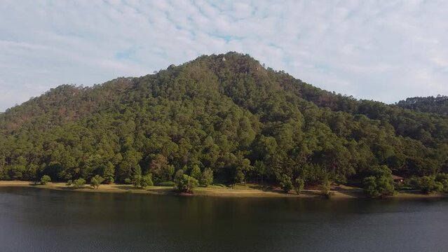 2.7K LAGO CERRO MONTA&Ntilde;A BOSQUE